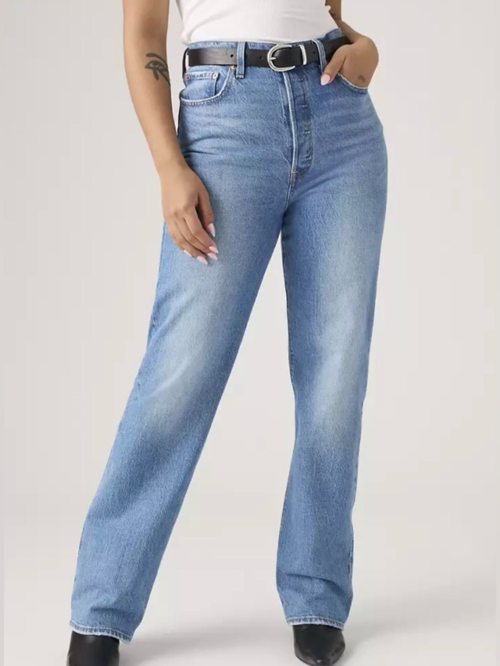 Levi’s High-Rise Ribcage Straight Light Wash Jeans